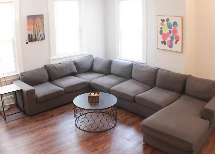 3 Bedroom - Off Street Parking - Amazing View Nearby