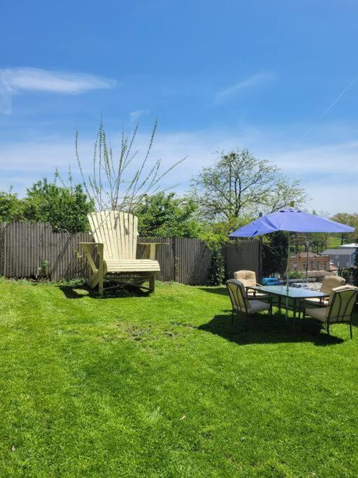 Apartment 3 Bedroom - Off Street Parking - Amazing View Nearby Pittsburgh